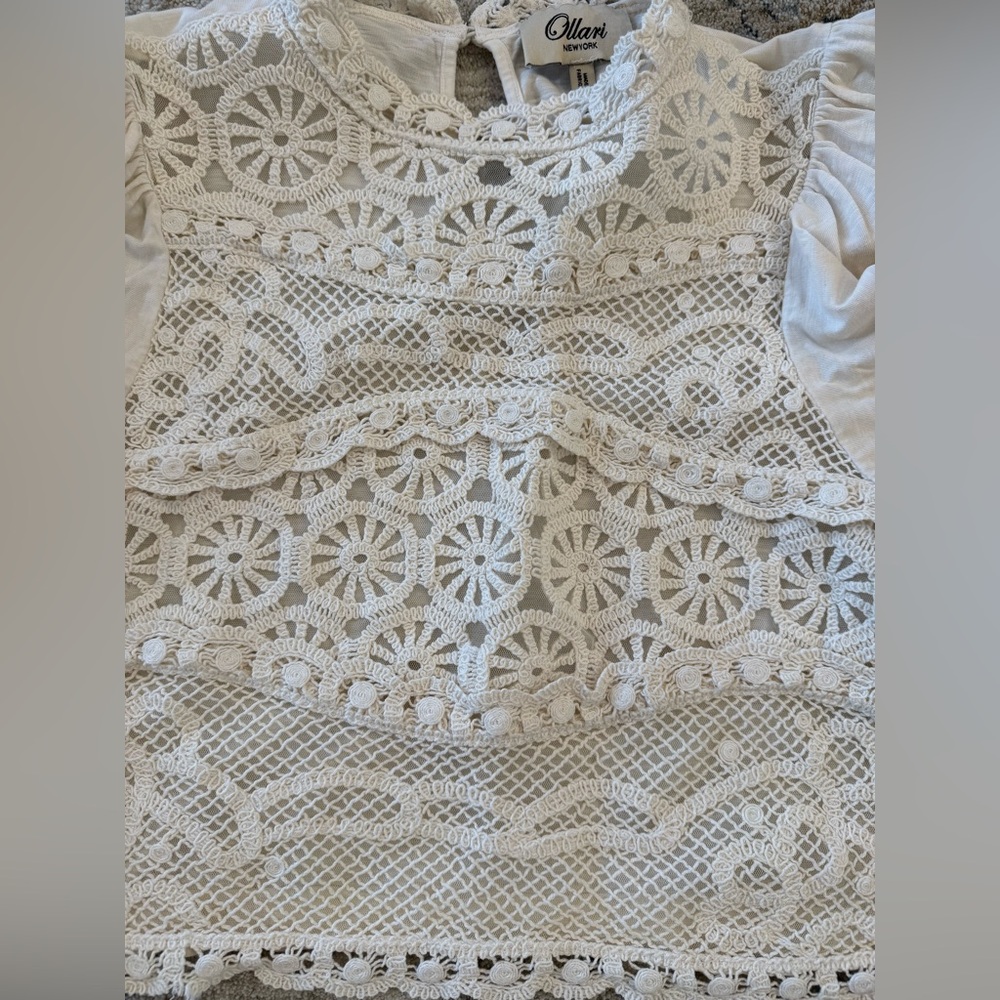 Plato Dori Ruffle Sleeve lace Crochet Top - Picture 3 of 13